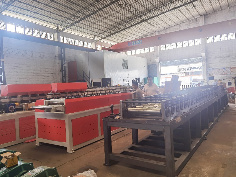 Sandwich Panel Rolling Forming Machine